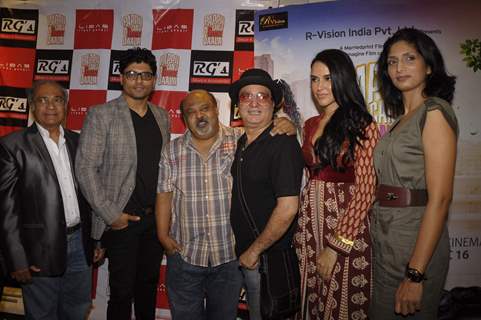 Saurabh Shukla with Vinay and Neha promote their film 'Pappu Can't Dance Saala' at Riyaj Ganji Libas