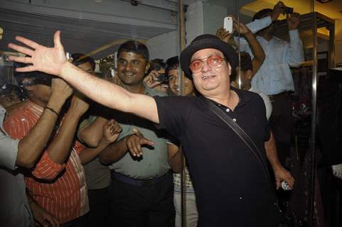 Vinay Pathak promote their film 'Pappu Can't Dance Saala' at Libas showroom in Mumbai