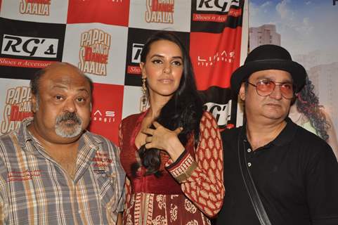 Saurabh Shukla with Vinay and Neha promote their film 'Pappu Can't Dance Saala' at Libas showroom