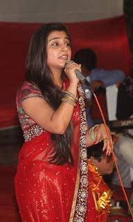 Neha Marda singing at Smita Bansal Mata ki Chowki at her place