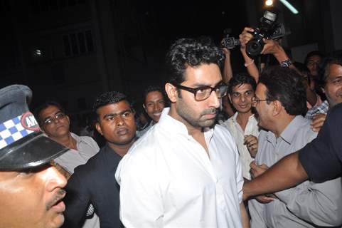 Abhishek Bachchan pays respect at Dev Anand's prayer meet