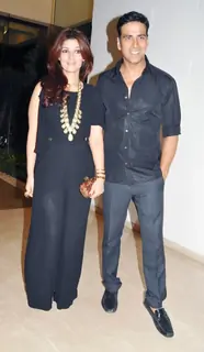 Twinkle Khanna and Akshay Kumar at Farah Khan's House Warming Party