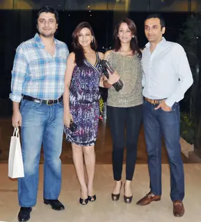 Sonali Bendre, Gayatri Joshi at Farah Khan's House Warming Party