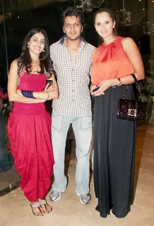 Genelia Dsouza, Ritesh Deshmukh and Sania Mirza at Farah Khan's House Warming Party