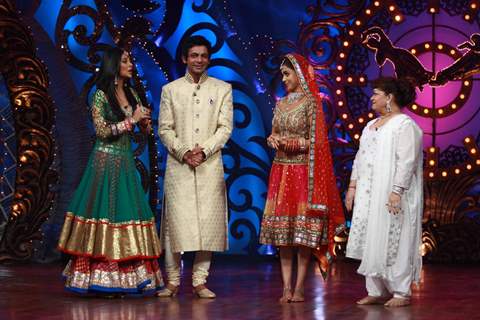 Genelia Dsouza with Saroj Khan add glamour to Nach Le Ve With Saroj Khan - Season 3