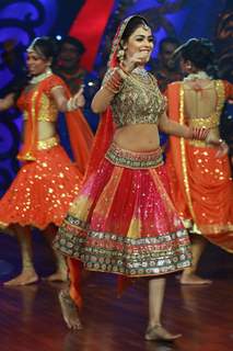 Genelia D’Souza add glamour to 'Nach Le Ve With Saroj Khan - Season 3'