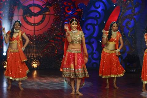 Genelia D’Souza add glamour to 'Nach Le Ve With Saroj Khan - Season 3'