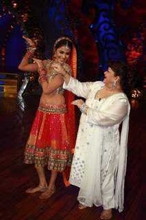 Genelia D’Souza with Saroj Khan add glamour to 'Nach Le Ve With Saroj Khan - Season 3'