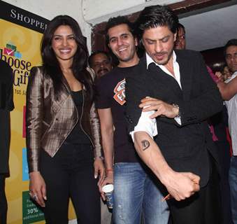 Priyanka Chopra, Ritesh Sidhwani, Shah Rukh Khan at Don 2 special screening at PVR