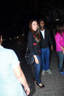 Karisma Kapur at Midnight Mass in Mumbai