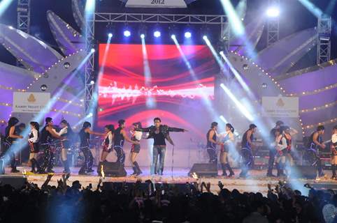 Ranveer Singh performing at Aamby Valley City for New Year's Eve event at Hotel Sahara Star in Lonav