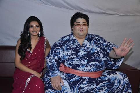 Yamamotoya Ry&#363;ta with Shonali Nagrani on the sets of Bigg Boss Season 5