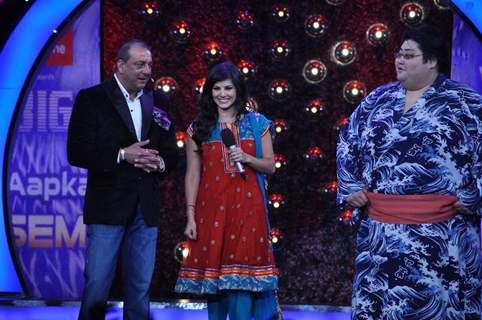 Sanjay Dutt, Yamamotoya Ry&#363;ta and Sunny Leone on the sets of Bigg Boss Season 5