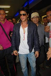 Shah Rukh Khan snapped at Airport returns from their vacation