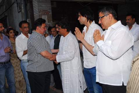 Rishi Kapoor at Sunil and Dharmesh Darshan's dad's prayer meet