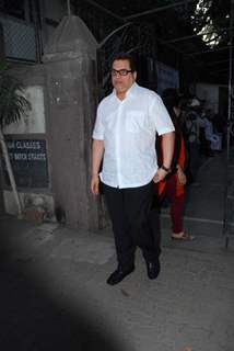 Celebs at Sunil and Dharmesh Darshan's dad's prayer meet