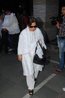 Farida Jalal at Sunil and Dharmesh Darshan's dad's prayer meet