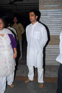 Sanjay Suri at Sunil and Dharmesh Darshan's dad's prayer meet