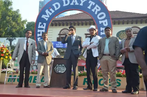 Abhishek Bachchan at Mid-Day Race in RWITC, Mahalaxmi