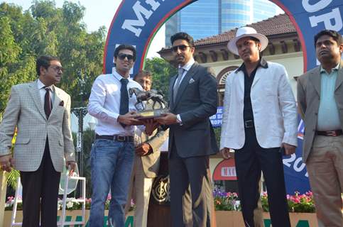 Abhishek Bachchan at Mid-Day Race in RWITC, Mahalaxmi