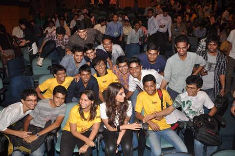 Sonam kapoor meets Twitter fans at Welingkar college. .