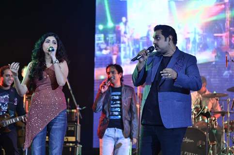 Shankar Mahadevan performing live ‘King in Concert’ organized by Nagrik Shikshan Sanstha in Mumbai