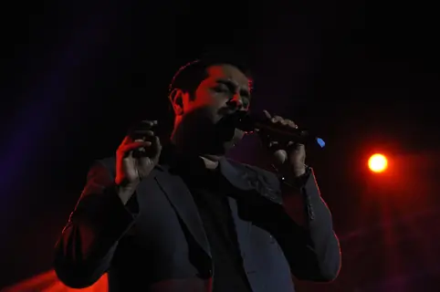 Shankar Mahadevan performing live ‘King in Concert’ organized by Nagrik Shikshan Sanstha in Mumbai