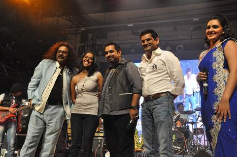 Shankar Mahadevan, Hariharan and Mahalakshmi Iyer performing live ‘King in Concert’ in Mumbai