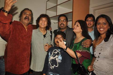 Shankar Mahadevan, Zakir Hussain, Hariharan and Mahalakshmi Iyer grace live ‘King in Concert’ in Mum