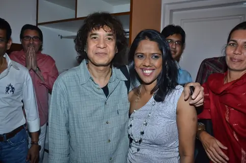 Mahalakshmi Iyer with Zakir Hussain grace live ‘King in Concert’ organized by Nagrik Shikshan Sansth