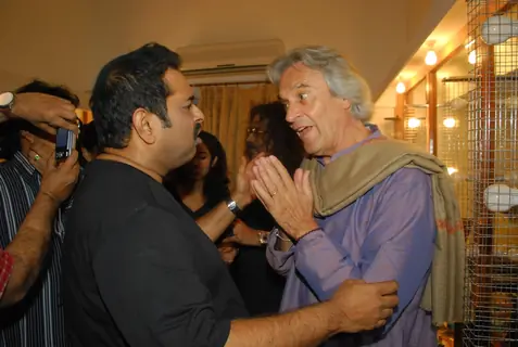 Shankar Mahadevan with JohnMcLaughlin grace live ‘King in Concert’ organized by Nagrik Shikshan Sans