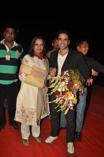 Shabana Azmi and Tusshar Kapoor at Police event Umang-2012