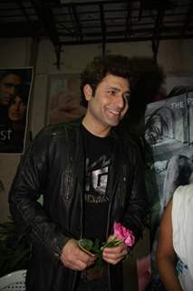 Shiney Ahuja meet fans at Berkowits to promote their film 'Ghost' at Andheri, Mumbai