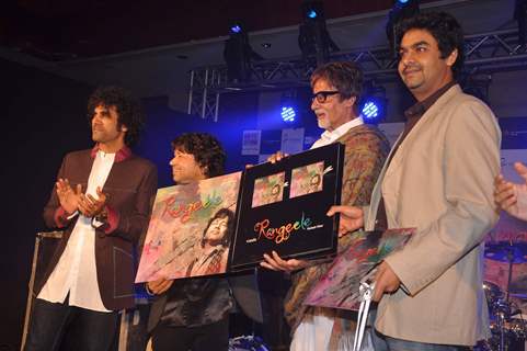 Kailash Kher poses with Amitabh Bachchan during the release of his new album &quot;Kailasha Rangeele&quot;