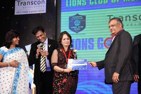 Smita Thackarey at 18th LIONS GOLD AWARDS at Bhaidas Hall in Mumbai