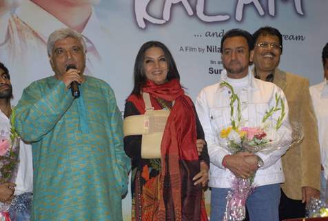 Shabana, Javed Akhtar and Gulshan pose during the DVD launch for Hindi film &quot;I am Kalam&quot; in Mumbai