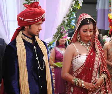Additi Gupta and Fahad Ali in the show Zindagi Kahe - Smile Please