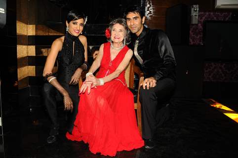 Jessy, Tao Porchon-Lynch and Sandip at Sandip Soparkar show 'Ageless Dance' at Sheesha Lounge