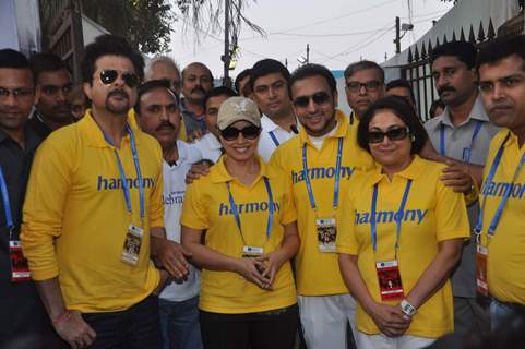 Anil Kapoor, Mahima, Gulshan Grover and Tina Ambani attends Standard Chartered Mumbai Marathon 2012