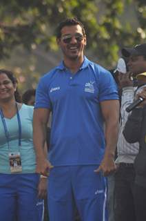 John Abraham attends Standard Chartered Mumbai Marathon 2012 in Mumbai