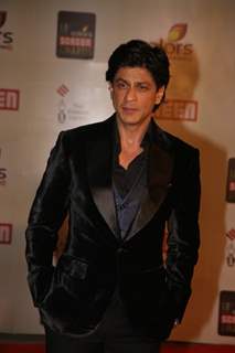 Shah Rukh Khan grace 18th Annual Colors Screen Awards at MMRDA Grounds in Mumbai