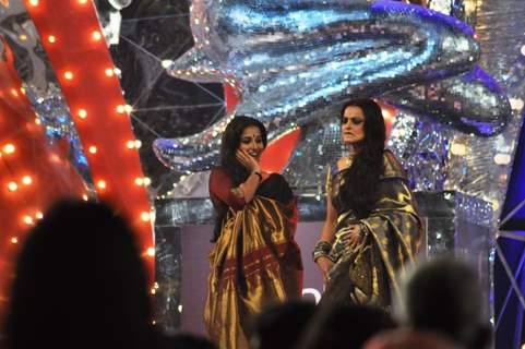 Vidya Balan and Rekha at 18th Annual Colors Screen Awards at MMRDA Grounds in Mumbai