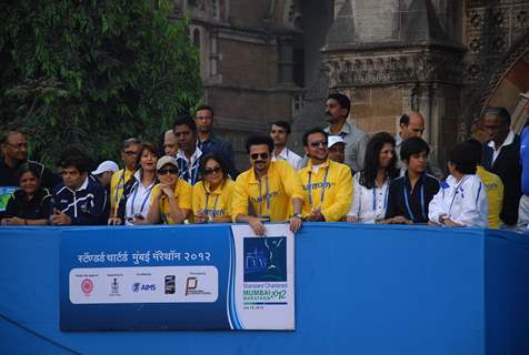 Anil Kapoor, Tina Munim, Gulshan at Standard Chartered Mumbai Marathon 2012 in Mumbai