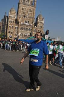 Celebs at Standard Chartered Mumbai Marathon 2012 in Mumbai