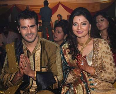 Deepshikha with Kaishav Arora at her Mata Ki Chowki at Blue Waters