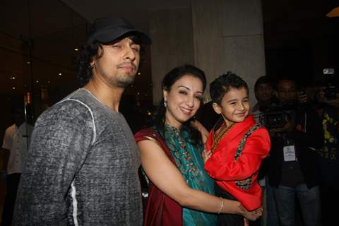 Nevaan Niigam with Sonu Niigam & his Mom at India Kids Fashion Week 2012 Grand Finale in Mumbai