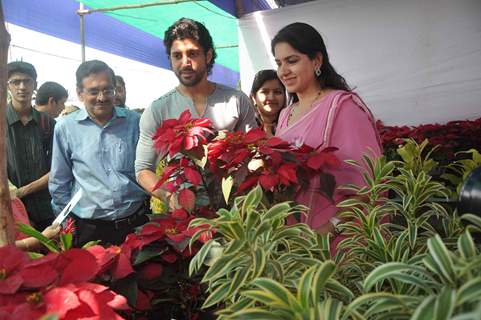 Farhan Akhtar plants a tree with Shaina NC