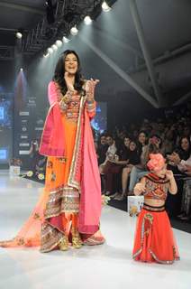 Sushmita Sen with daughters as the show stopper for Nishka Lulla on Day 3 at India Kids Fashion Show