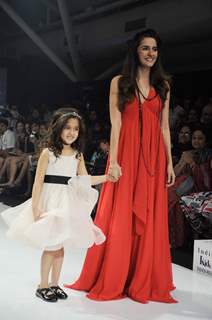 Shruti Seth as the show stopper for Kidology on Day 3 at India Kids Fashion Show. .