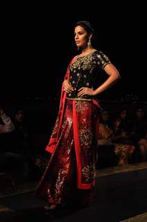 Models walk on the ramp portraying essence of Kashmir Fashion Show